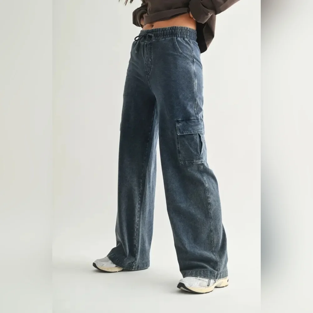 Mineral Wash Wide Leg Cotton Cargo Pants - Picture 2 of 4